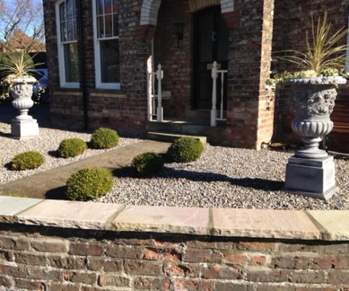 vine urns plateau plinths