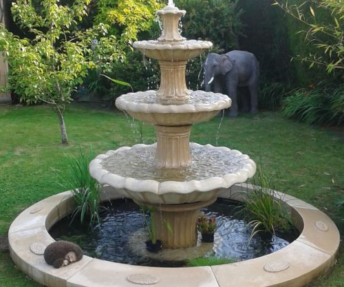 medium barcelona single laural pool e1578912477394